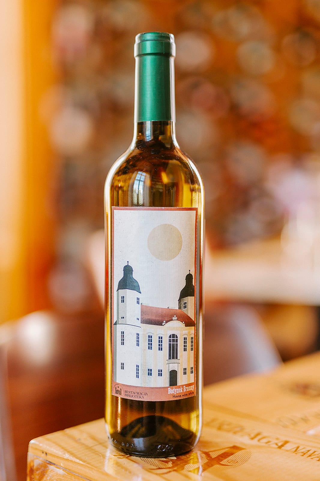 Wino domowe w winotece Restauracji Biblioteka
