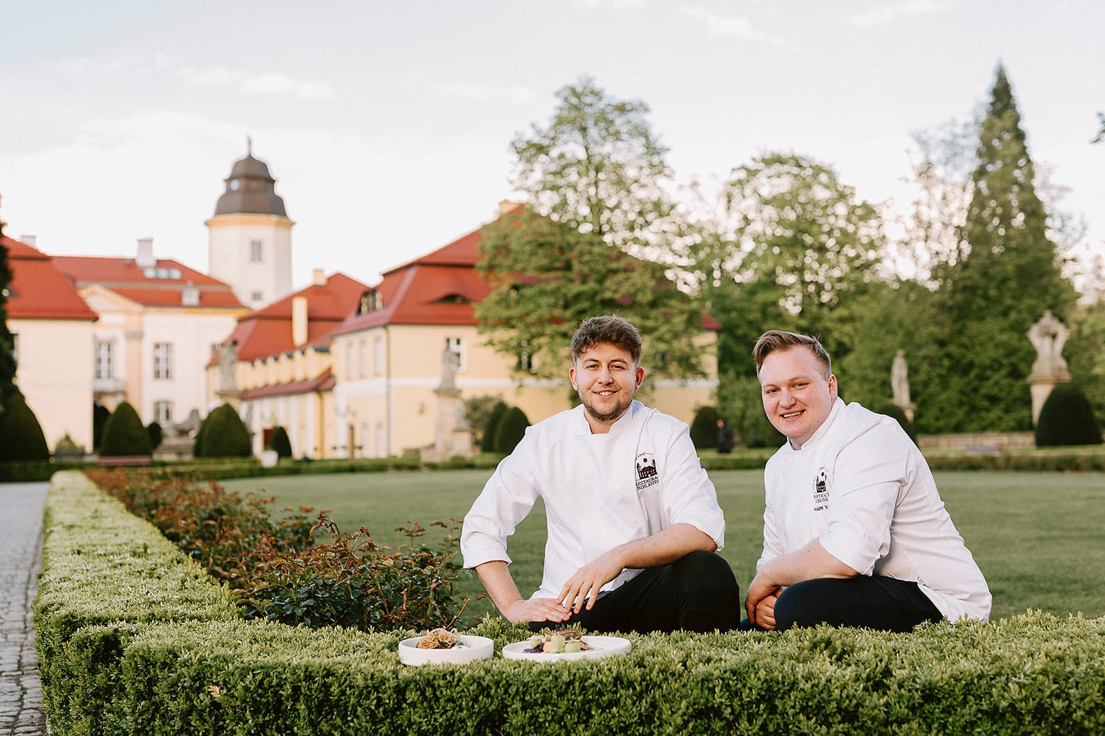 Szefowie kuchni Restauracji Biblioteka w ogrodach Zamku Książ